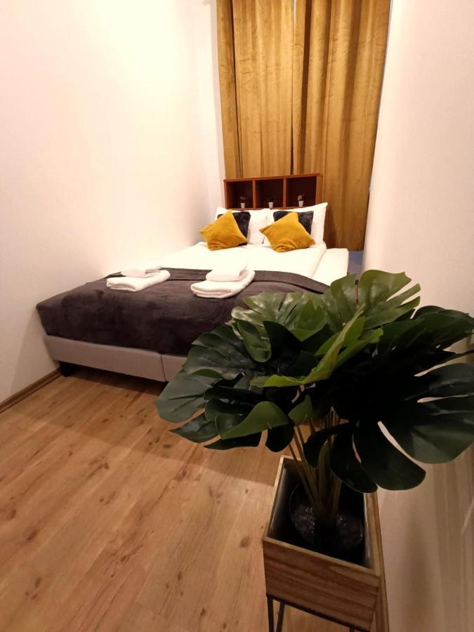Spacious Center Family 2 Bedrooms