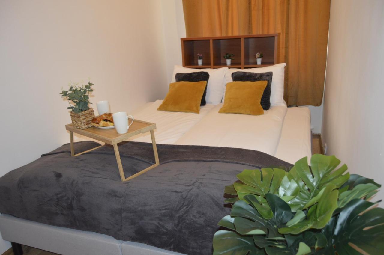 Spacious Center Family 2 Bedrooms *