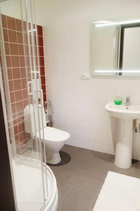 Stunning 2 Bedroom In Quite Part Of Apartment Riga