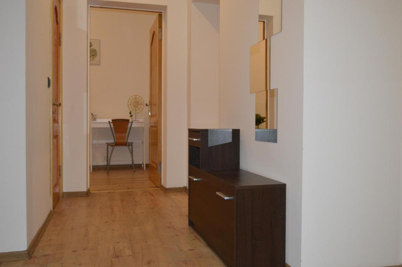 Spacious Center Family 2 Bedrooms