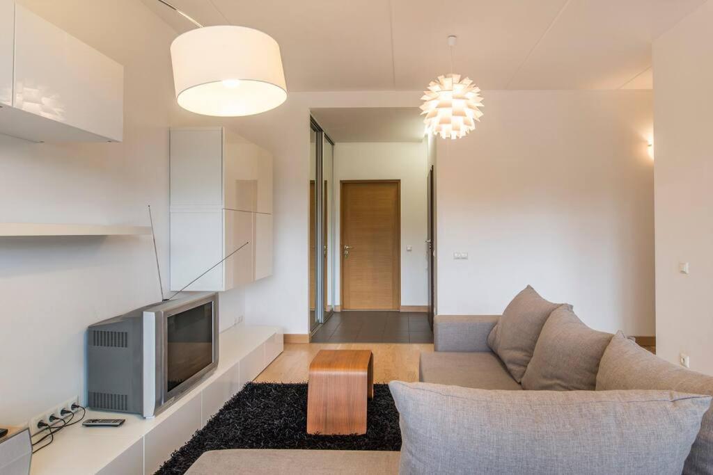Stunning 2 Bedroom In Quite Part Of