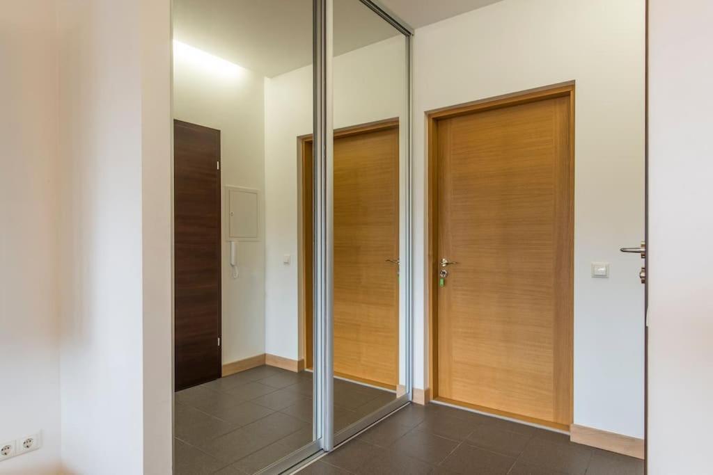 Apartment Stunning 2 Bedroom In Quite Part Of