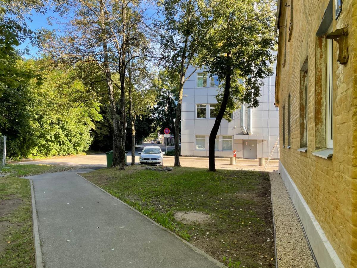 Triada Near The Park And River Daugava Korter