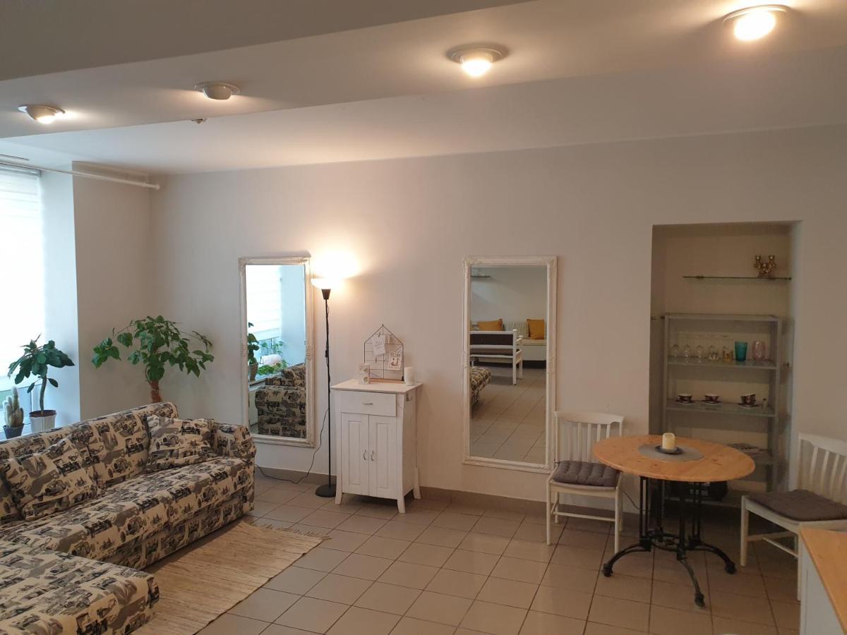 Camellia & Parking Apartment *