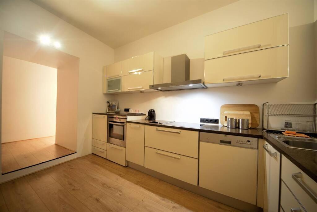 3 Bedroom's / Old Town & Balcony Apartment