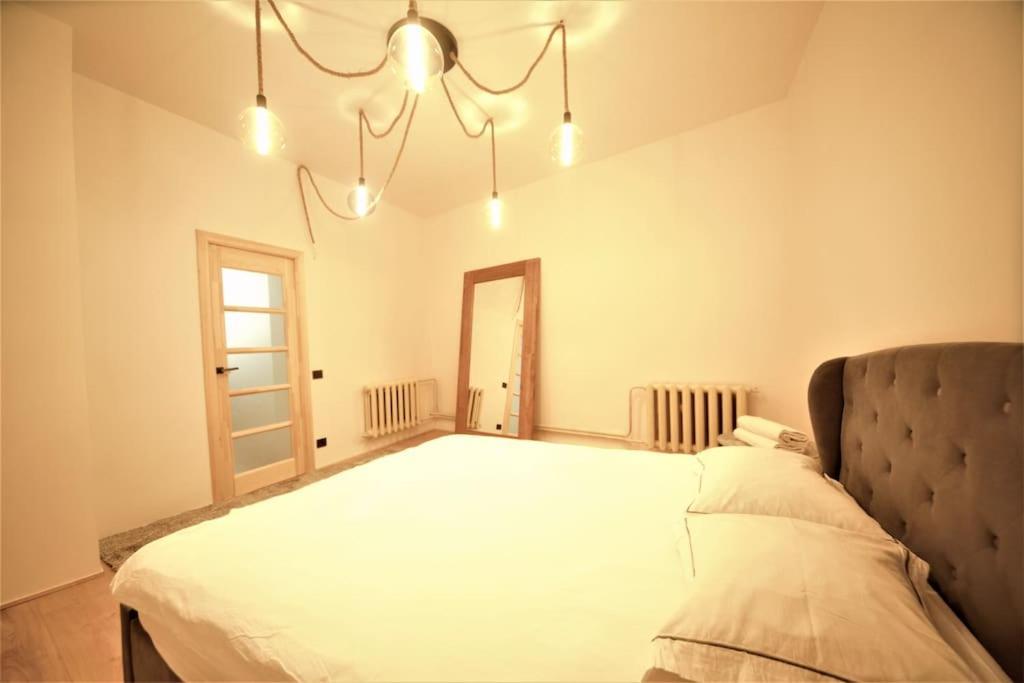 3 Bedroom's / Old Town & Balcony Apartment Riga