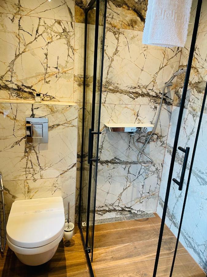 Brivibas - Stones, Free Privat Parking, Free Wifi, Self Check-in *