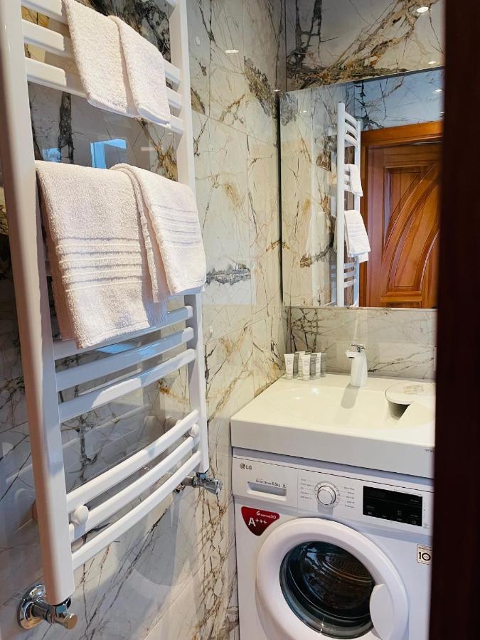 Brivibas - Stones, Free Privat Parking, Free Wifi, Self Check-in Căn hộ Riga