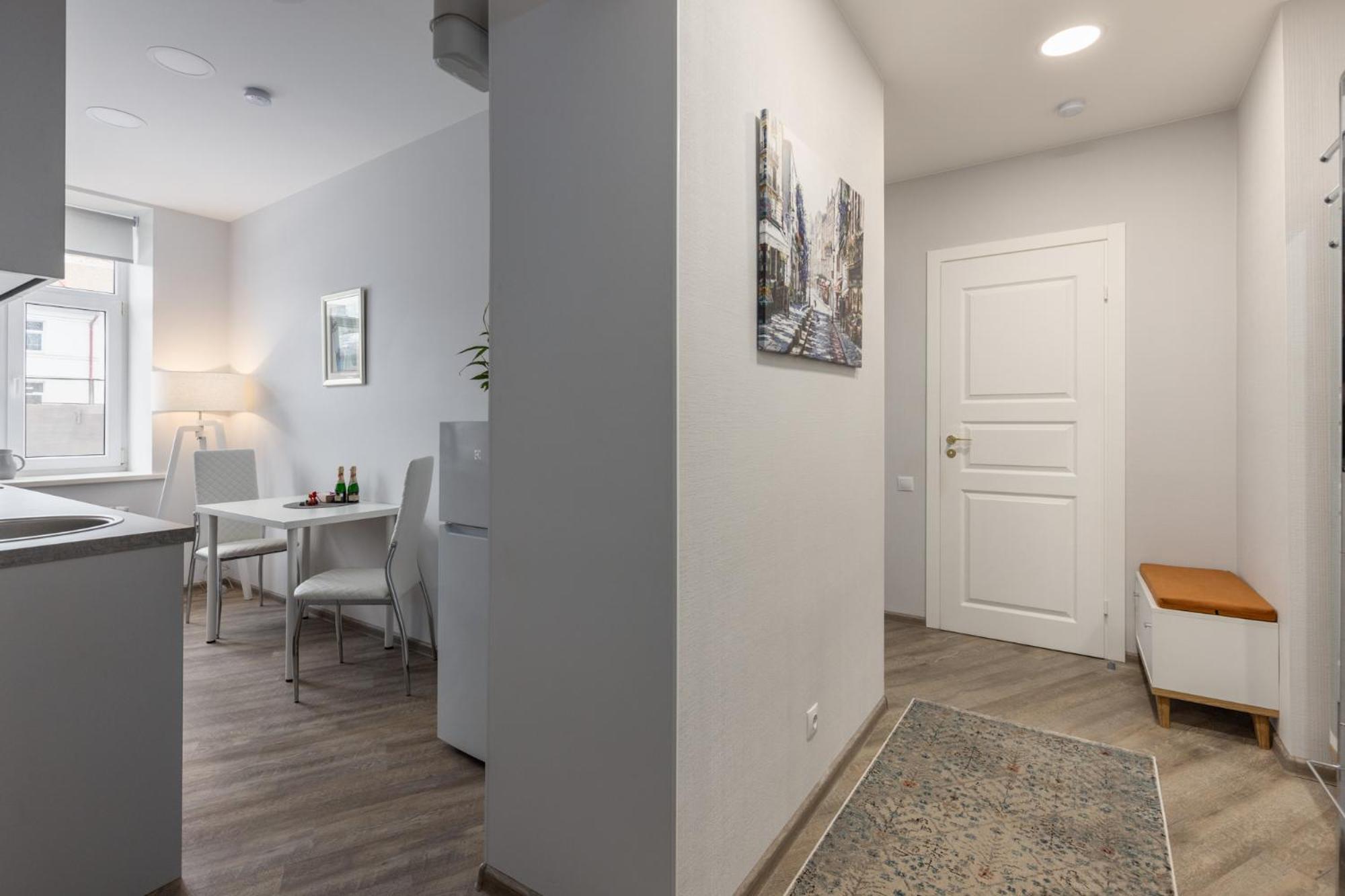 In A Renovated Property, 30 M2 Apartment *