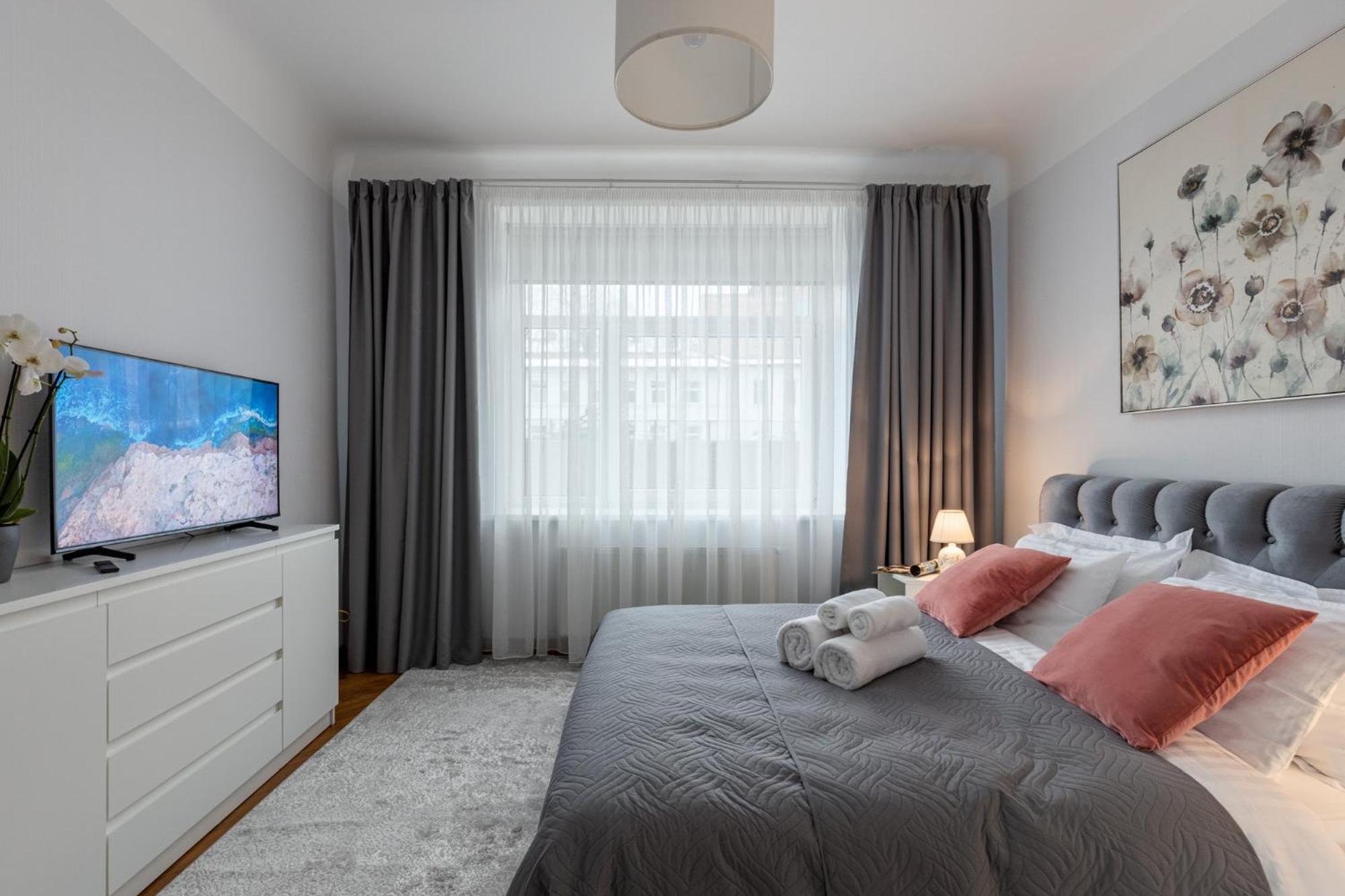 In A Renovated Property, 30 M2 Apartment