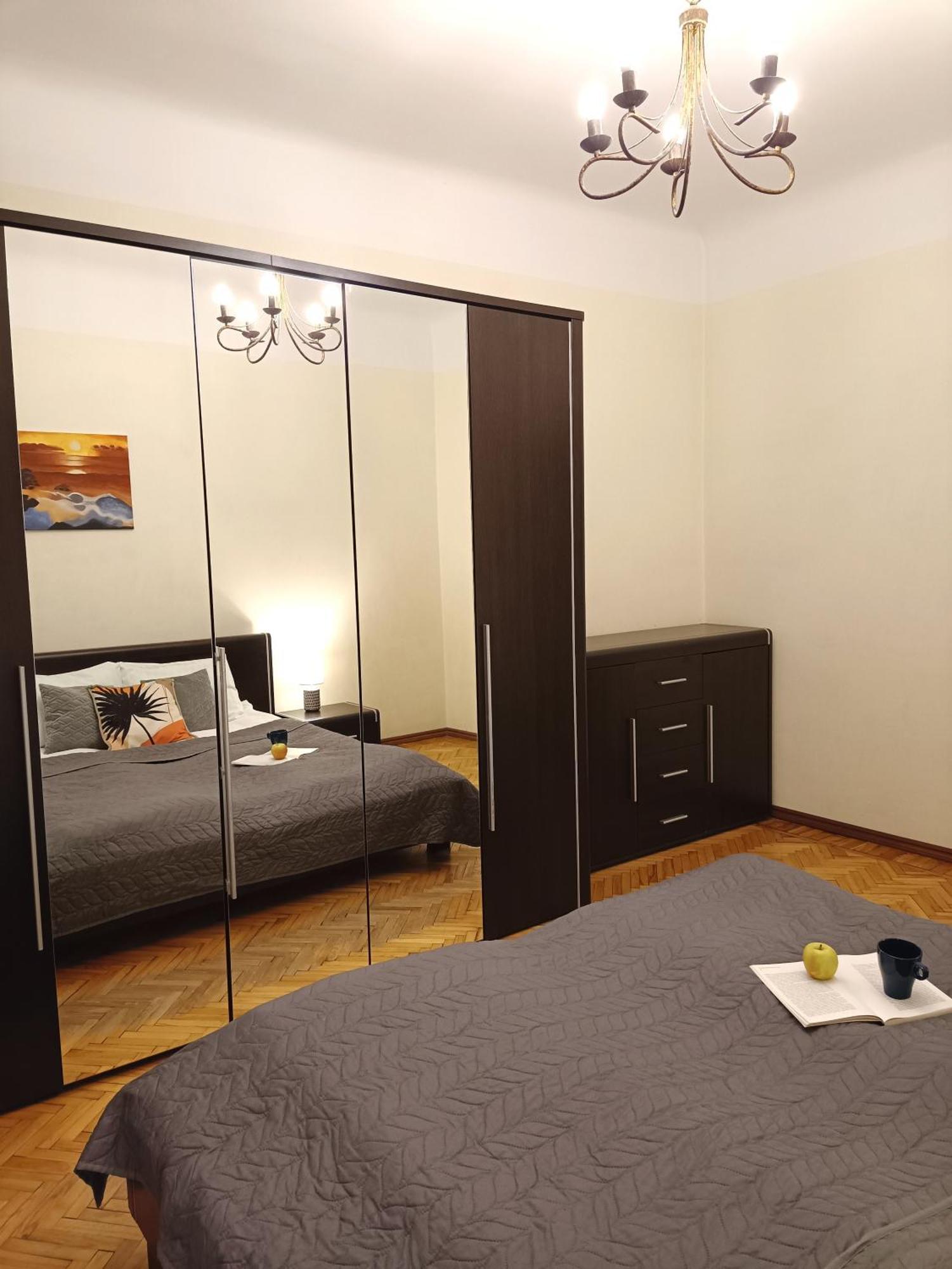 Ideally Located Center 2 Bedrooms Spacious Apartment *