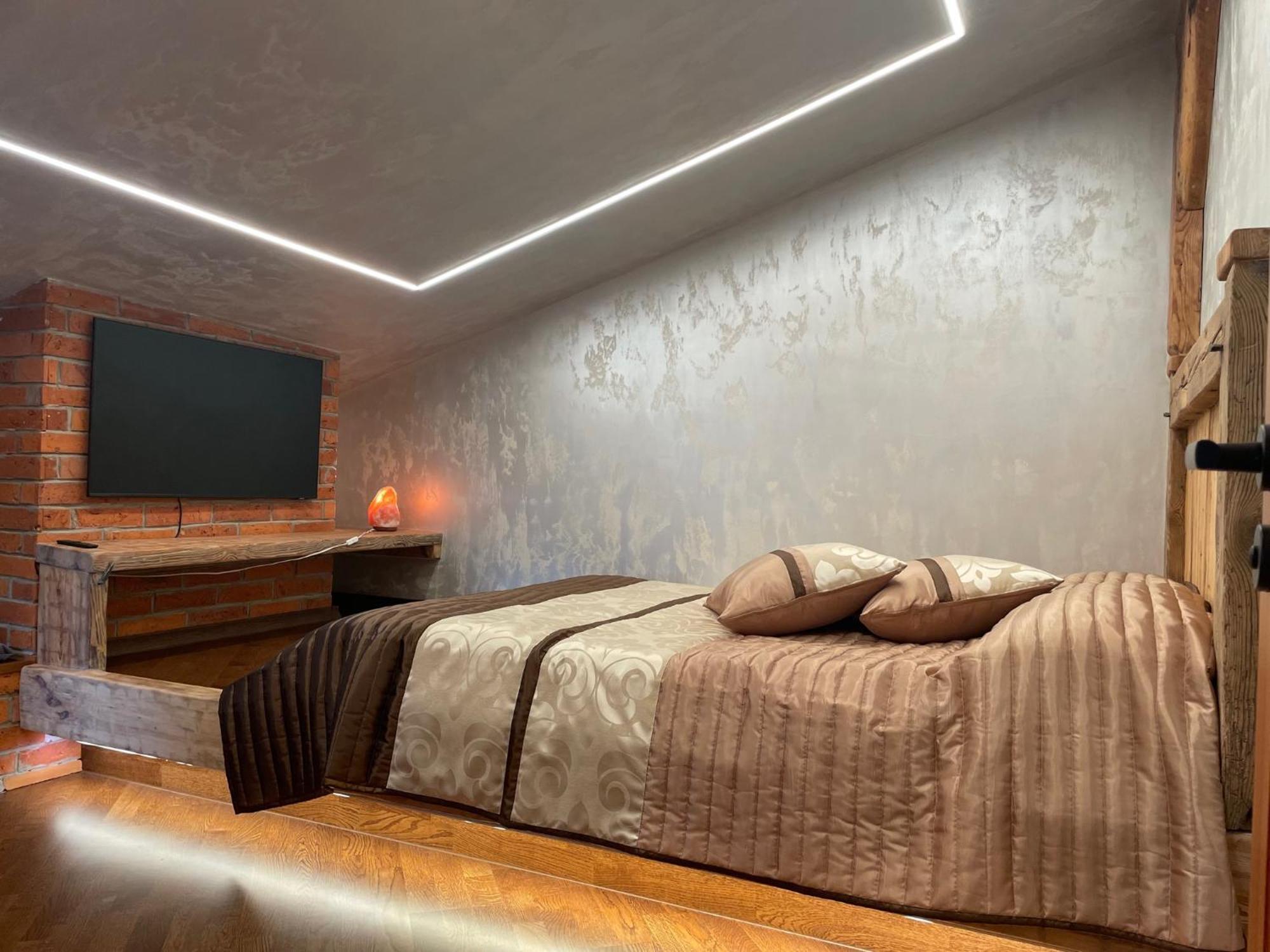Brivibas - Stones, Free Privat Parking, Free Wifi, Self Check-in *