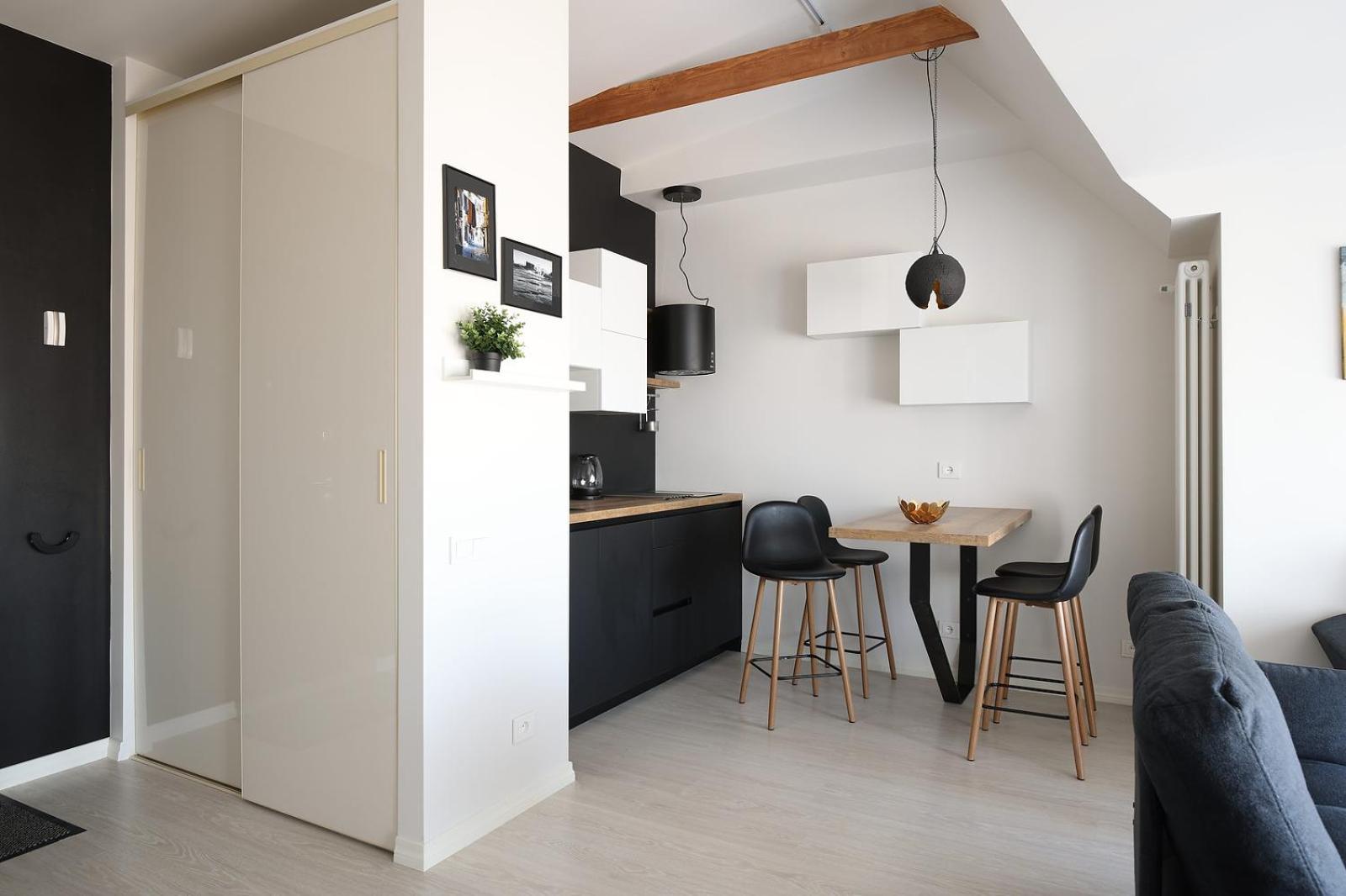 Bright Attic Flat In The Centre *