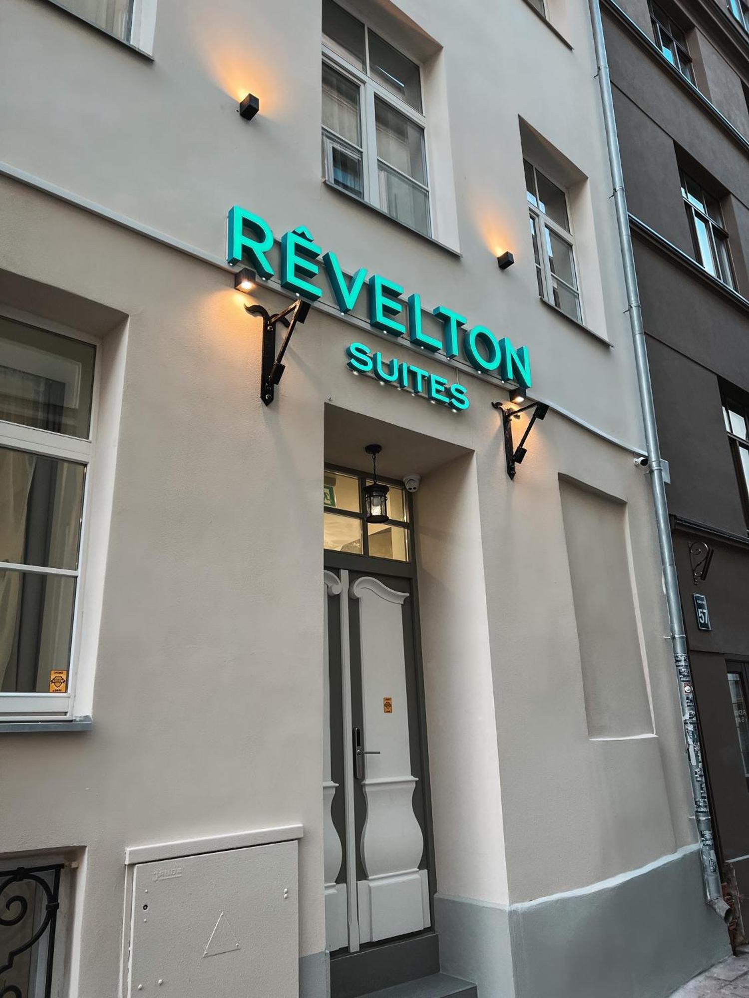 Revelton Aparthotel