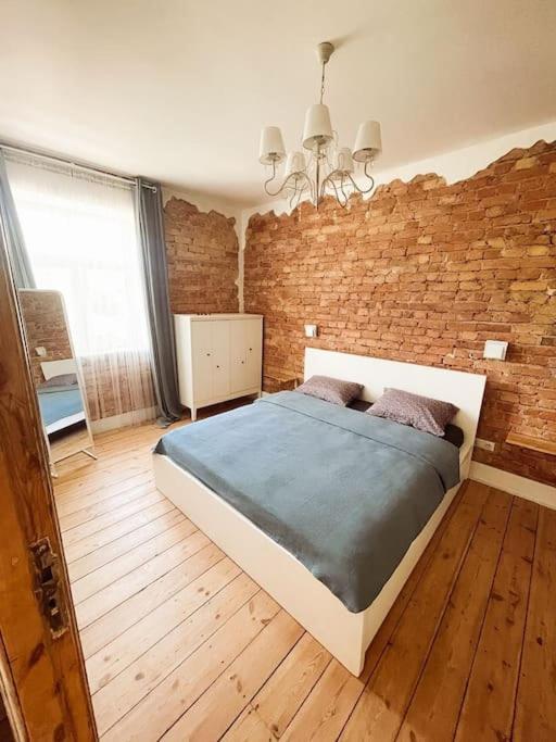 Apartment Wooden Floor Above The Trees- 4th Floor