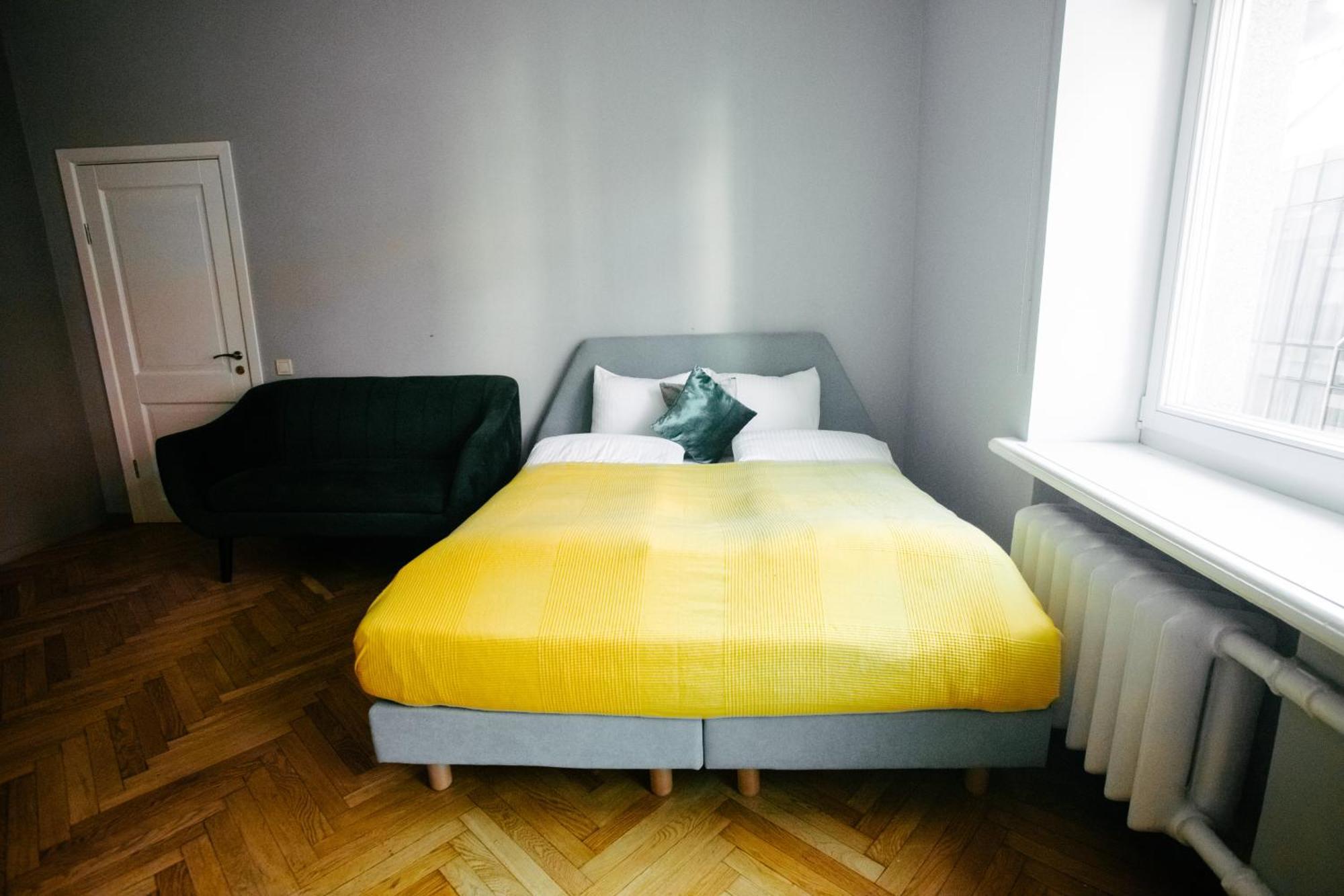 Greystone & * Riga