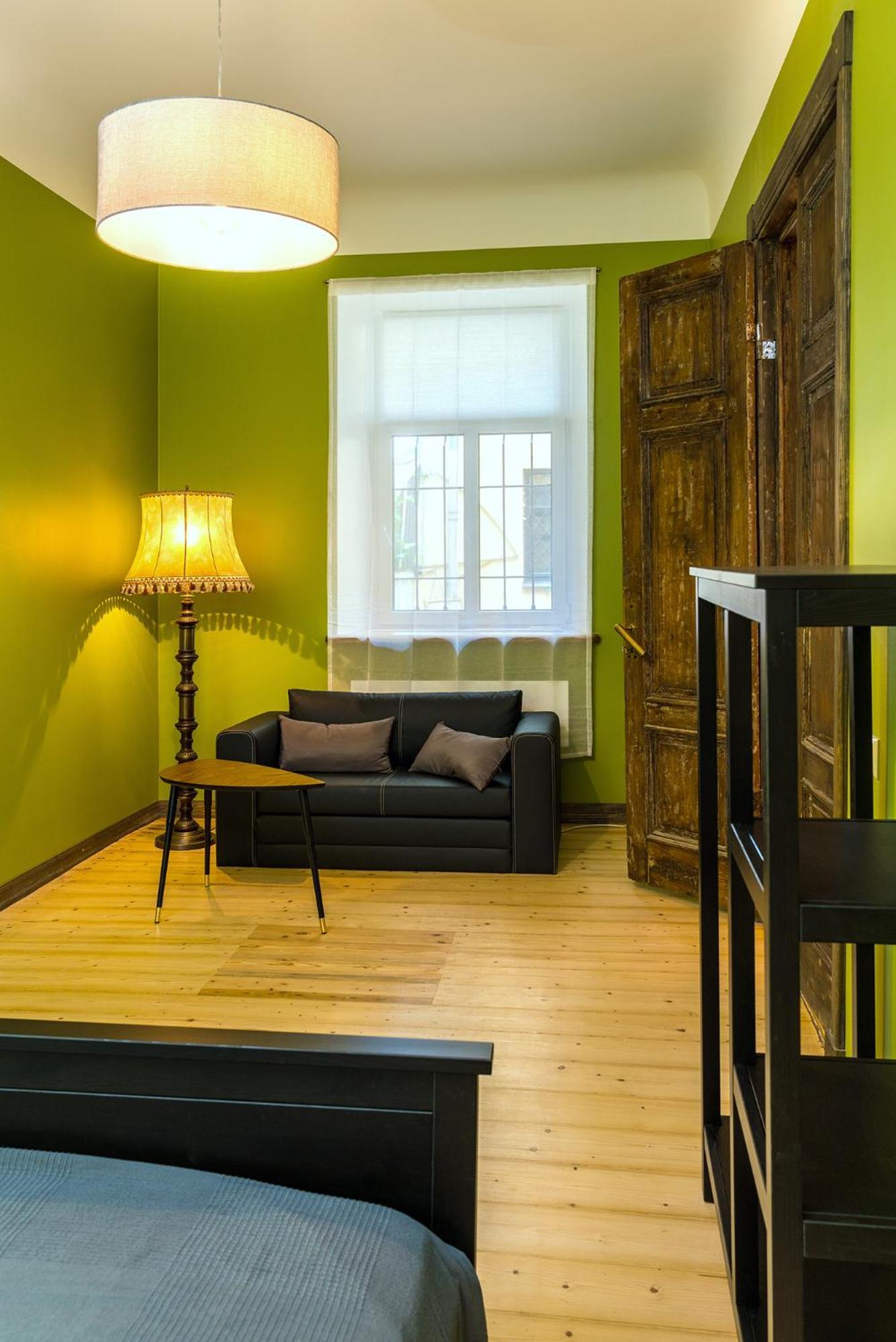 Urban Oasis Apartment *