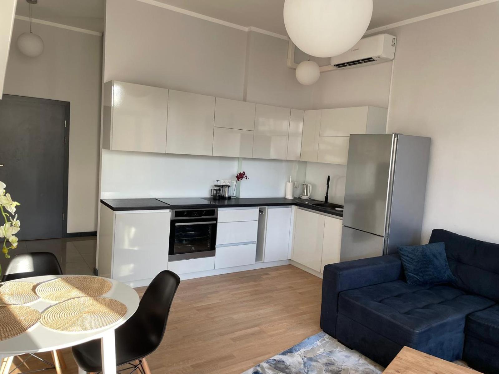 Apartment Valentine's 2