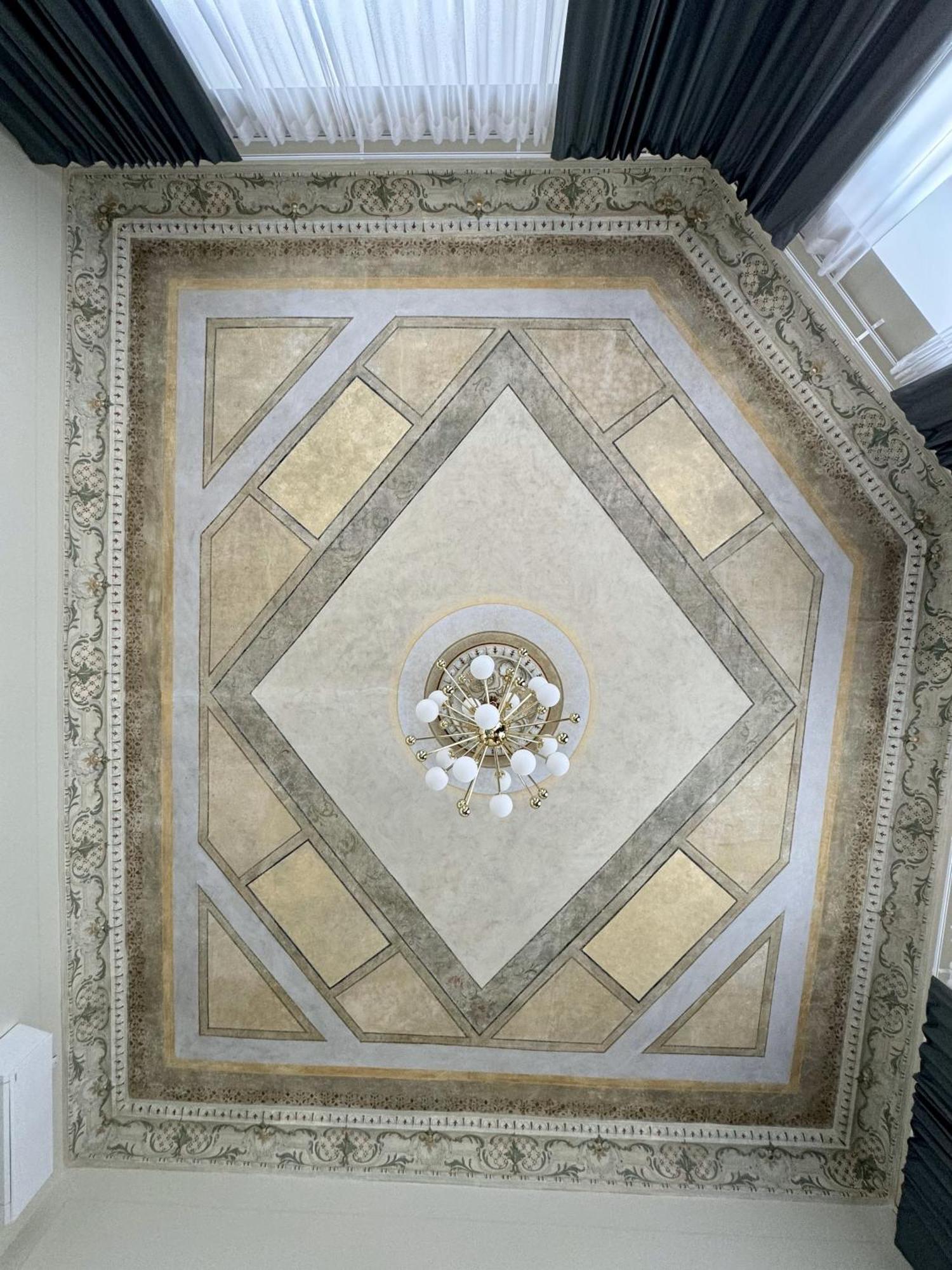 Beautiful And Central Art Nouveau With Ac