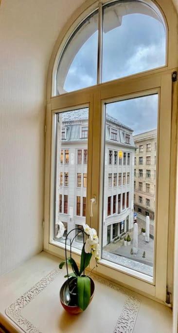 Spacious In Old Town Apartment Riga