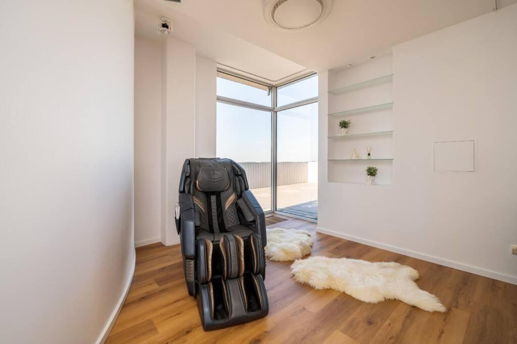 Sky Penthouse
