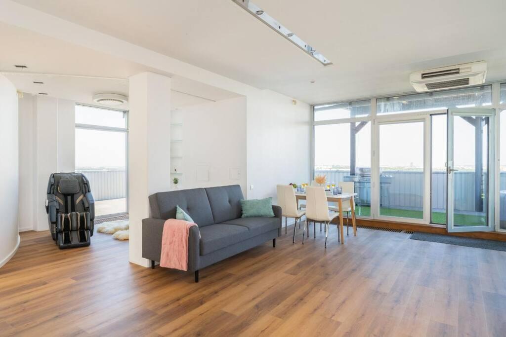 Sky Penthouse Apartment Riga