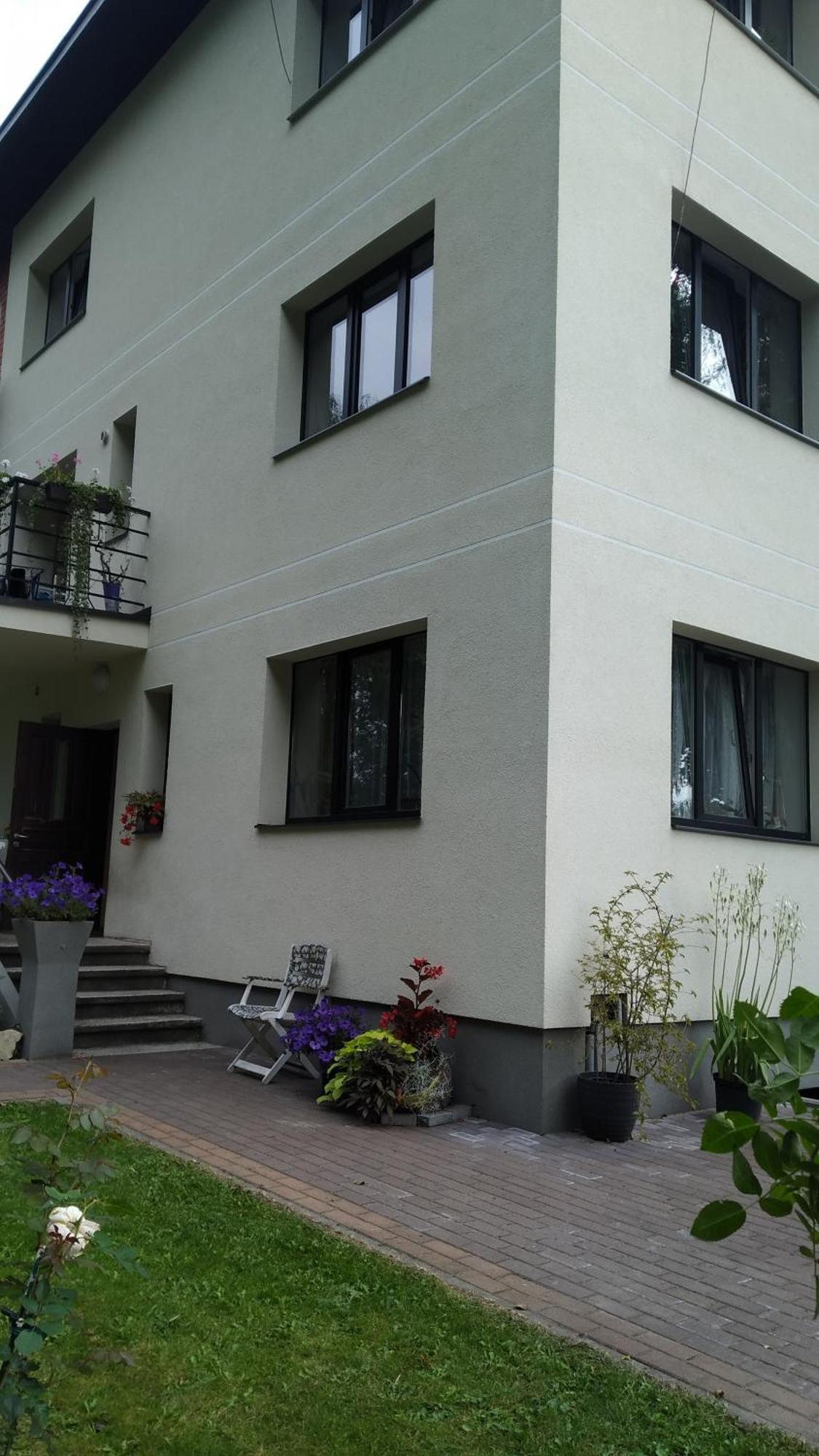 Apartment And Free Airport Transfer