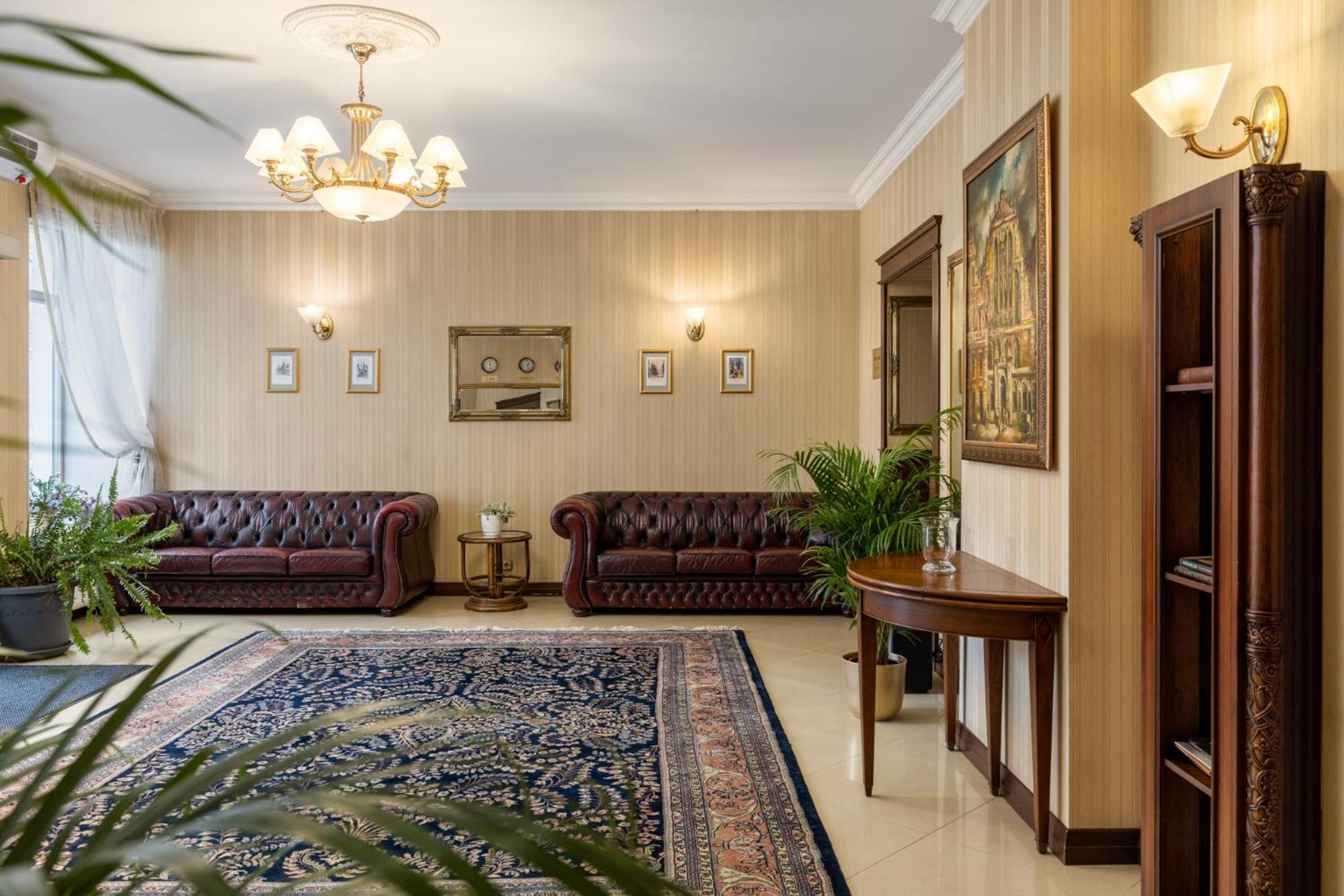 Gertrude Self Check-in Hotel 4*