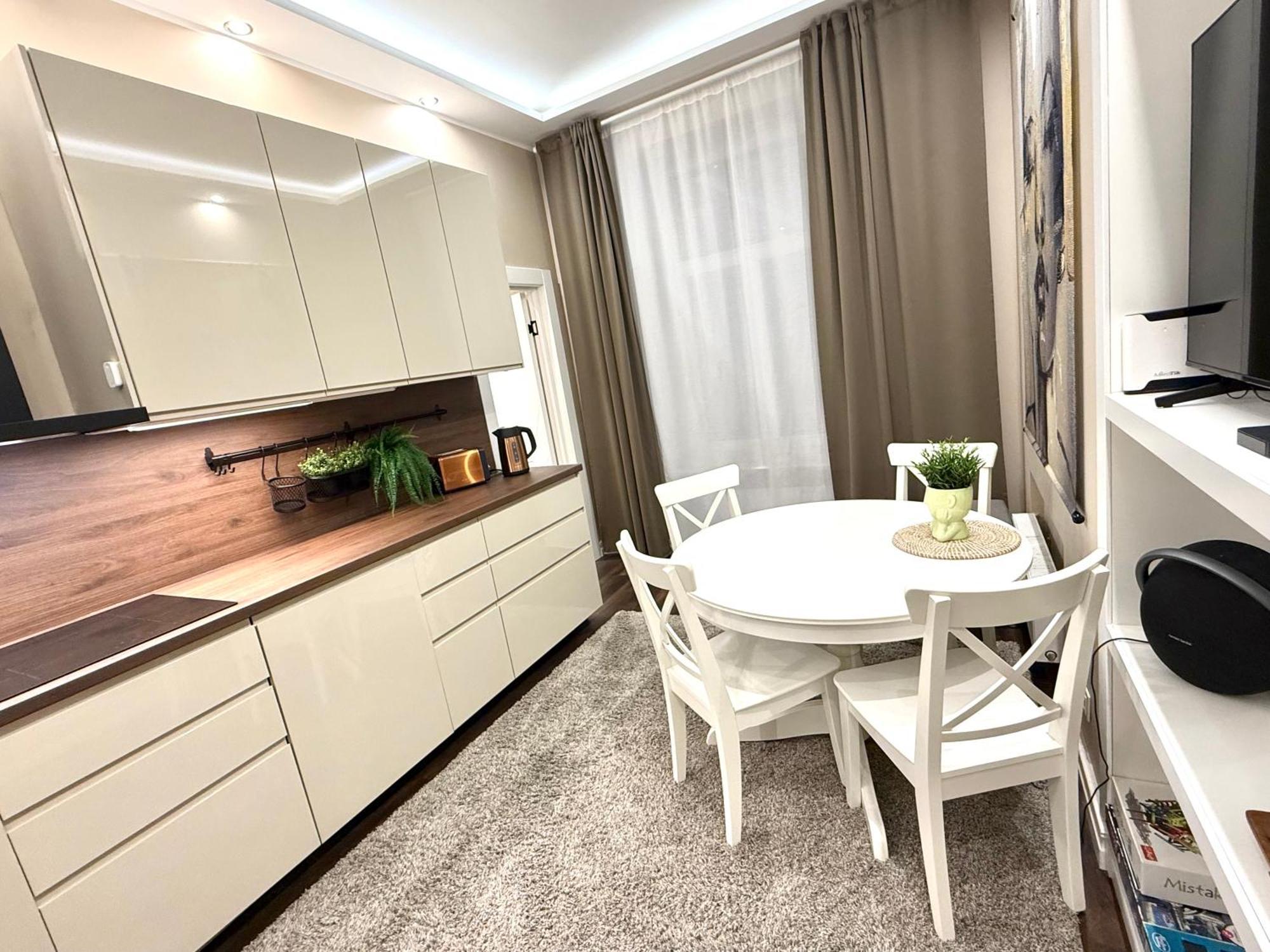 White Lux Next To The Old Town With Free Parking And High Speed Internet Korter *