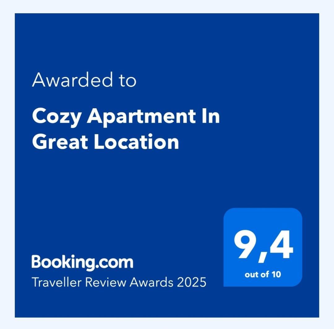 сozy In Great Location *