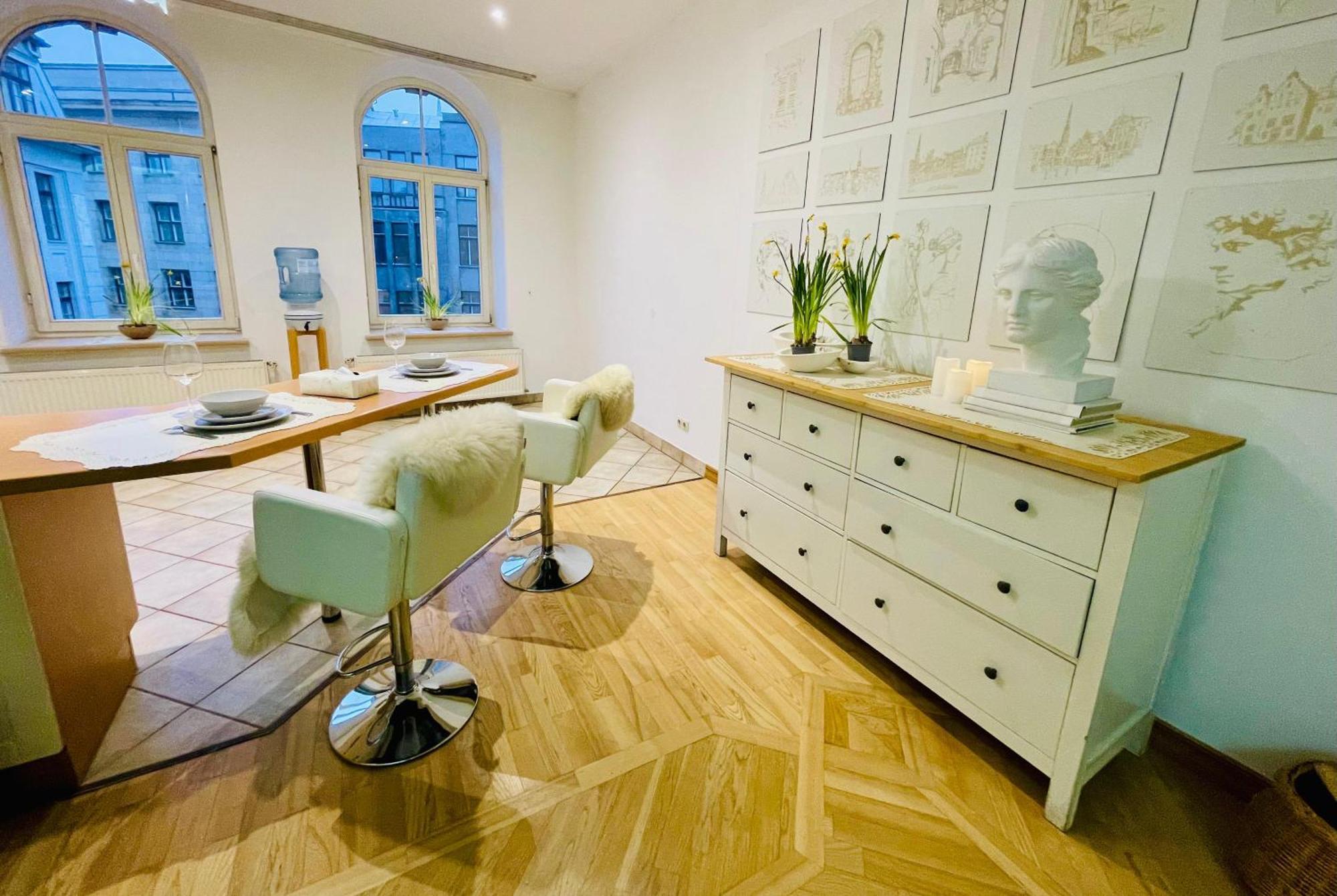 Spacious In Old Town *