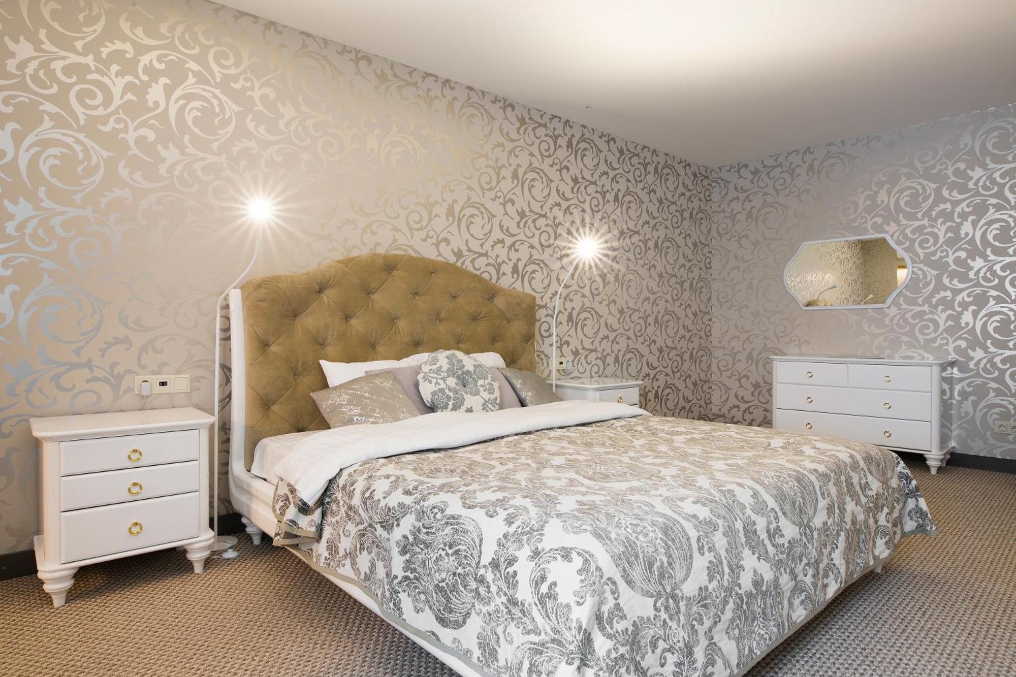 Luxury And Romance In Old Town Riga