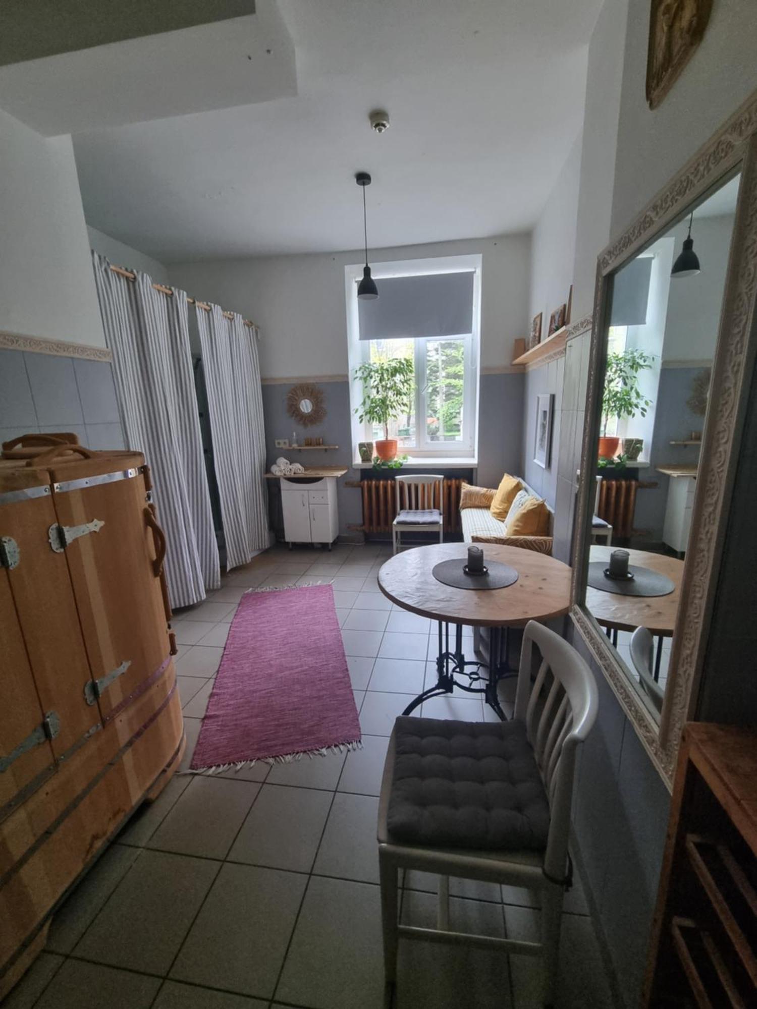 Camellia & Parking Apartment *