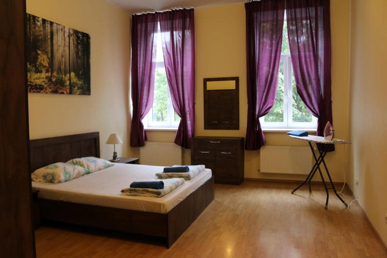 Raina Lux Apartment