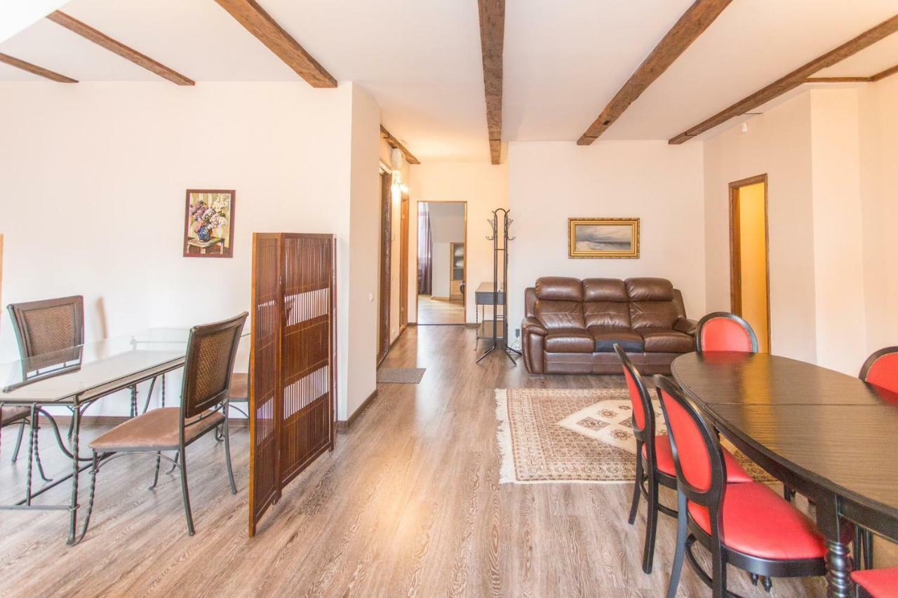 Old Town Charm Apartment *