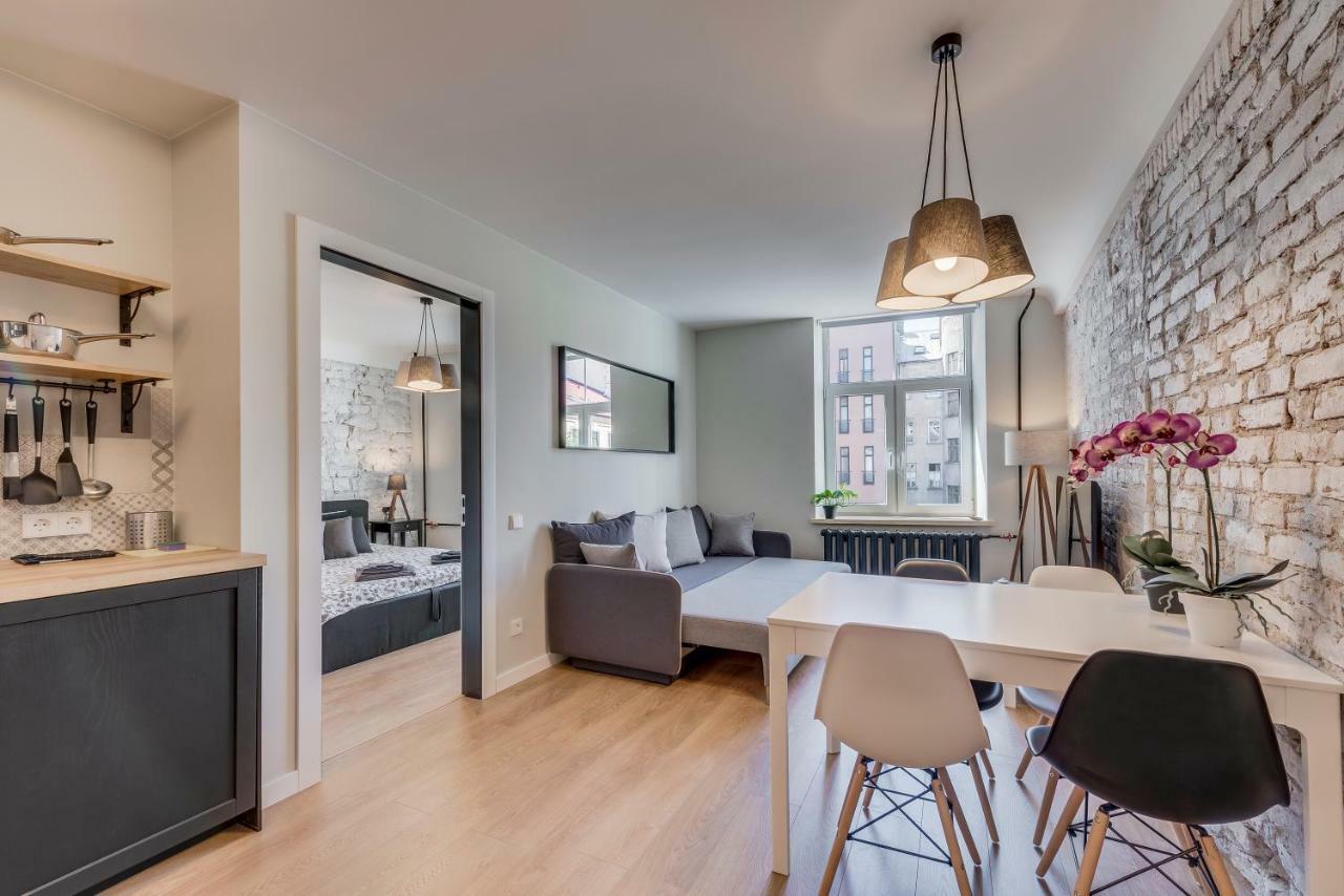 Apartment Old Town Black *