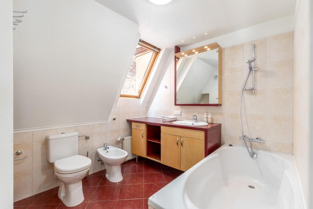 Huoneisto 3 Storey W/terrace